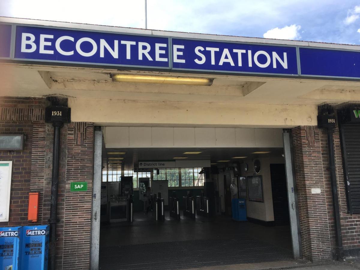 Becontreelodge Dagenham Exterior photo